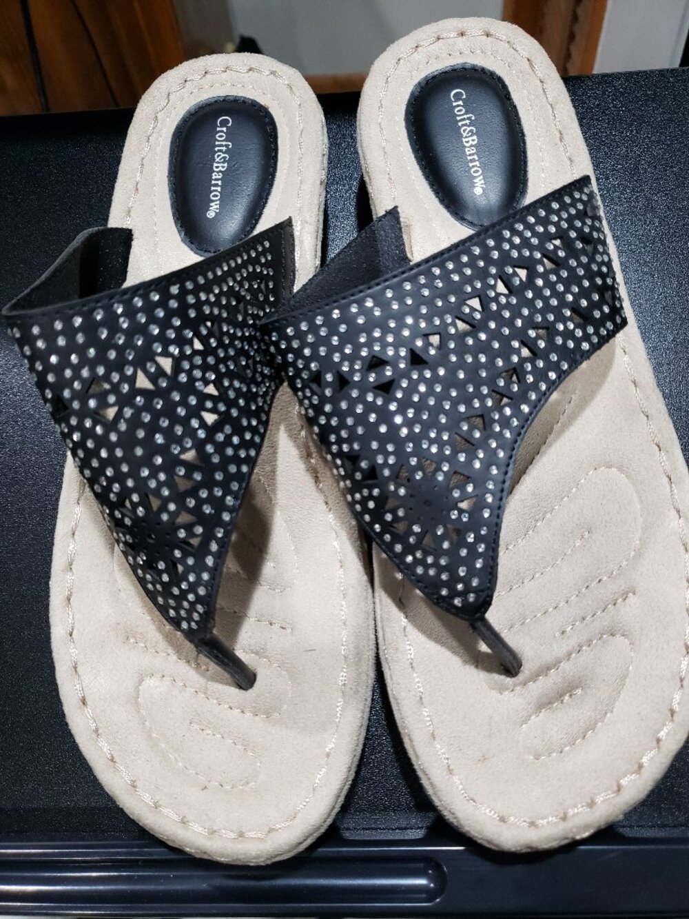 Croft & Barrow Size 9 Sandals Wedge Faux Leather Black With Studs Flip-Flops